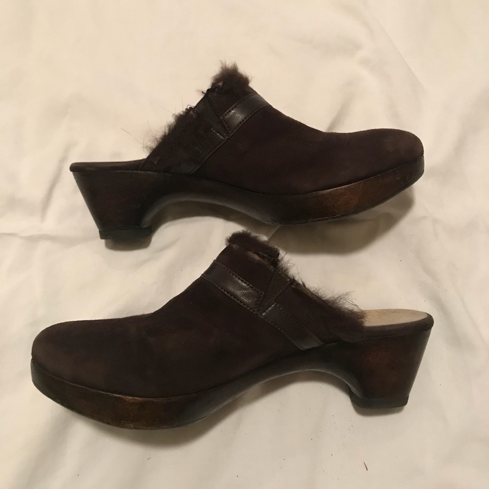 taryn rose heaven suede/wood mule